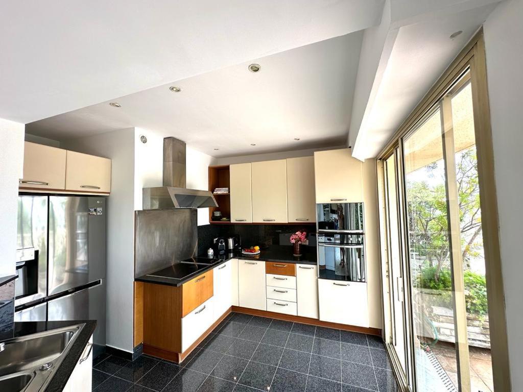 Appartement Panoramic Sea View Penthouse With Jacuzzi And 450 Sqm Terrace à Antibes Extérieur photo